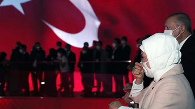 15 Temmuz müzesinde duygu dolu anlar: Erdoğan çifti gözyaşlarını tutamadı
