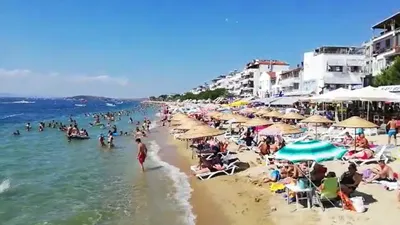 Ege'ye, Akdeniz'e gidemeyen İstanbullular soluğu orada aldı... Nüfus 15 kat arttı