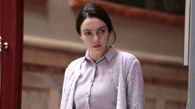Masumlar Apartmanı'nın Gülben'i Merve Dizdar'dan iddialı pozlar