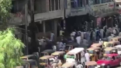 Afganistan'da bayrak protestosu: Ölü ve yaralılar var