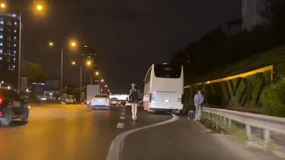 İstanbul'da akılalmaz anlar: 2 genç kız E-5’i karıştırdı!
