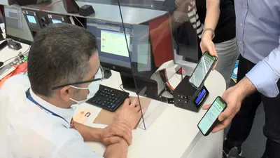 Balayına uçacakken havalimanında yeni ''koronavirüs tedbirine'' takıldı