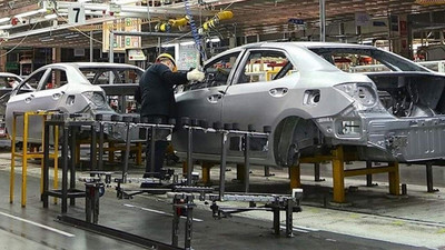 Otomobil devi Toyota üretime ara veriyor