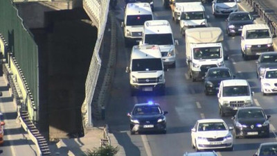 İstanbul trafiğinde şimdi de çakarlı minibüs kabusu