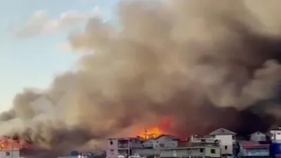 O ülkede korkunç yangın:90 ev küle döndü