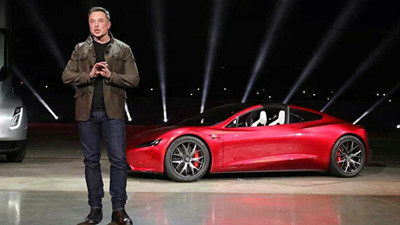 Bugün de Elon Musk için üzüldük (!) Garibin bir evi bile yokmuş...
