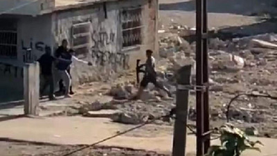 Aşiret mi, ordu mu ? Sokak ortasında film sahnesi gibi çatışma
