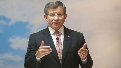 Davutoğlu'nun bindiği asansör yere çakıldı