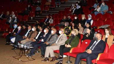 İbrahim Erkal belgeselinin galasında tepki çeken görüntü