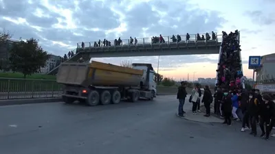 Hafriyat kamyonları öğrencilerin kabusu oldu