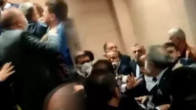 İYİ Parti kurultayı öncesi arbede yaşandı