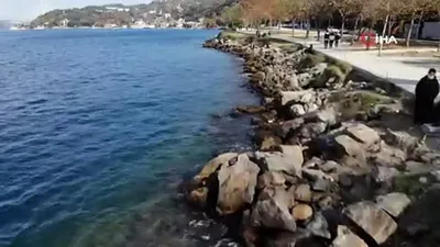 İstanbul boğazında tedirgin eden görüntü: Sular çekildi...