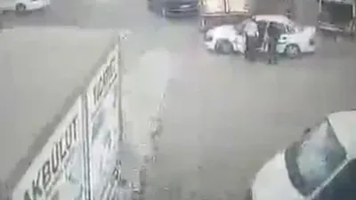 Dehşet anları! Otomobilin kapısını açıp kurşun yağdırdı: 4 ölü
