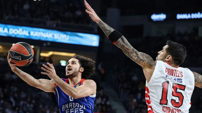 Anadolu Efes. Olimpiakos'u 88-69 yendi