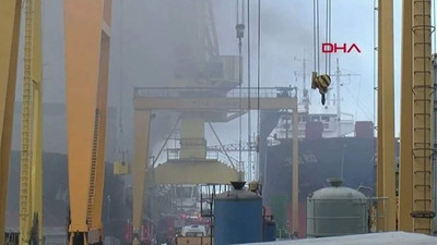 İstanbul'da yük gemisinde yangın