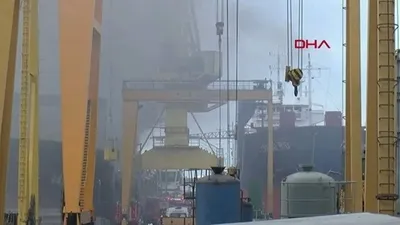 İstanbul'da yük gemisinde yangın