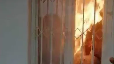 Kendini ve annesini diri diri yakmaya çalıştı