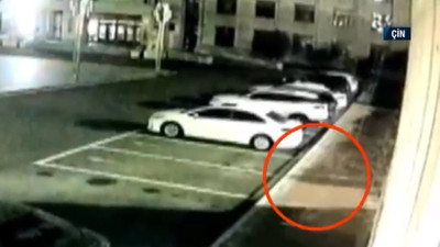 Böylesi filmlerde bile olmaz! Hapishaneden elini kolunu sallayarak kaçtı