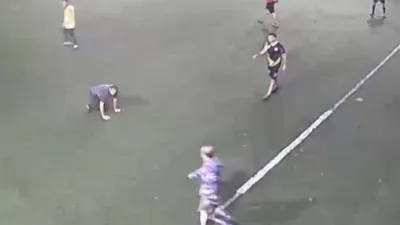 Halı sahada acı olay! Bir anda yere yığıldı