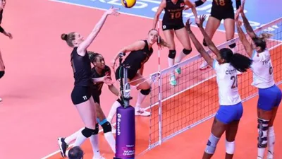 VakıfBank lider olarak yarı finalde