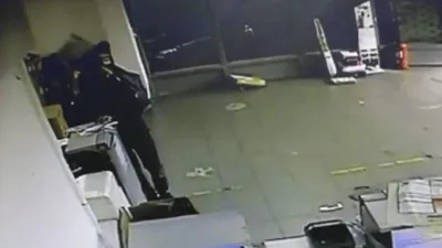 Kargocu olarka girdi, hırsız olarak çıktı