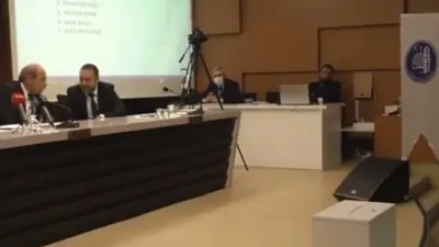 AK Partili ismin mikrofonu açık kalınca...