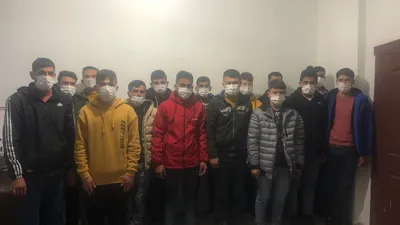 Sahte pasaportlu 25 Afgan yakalandı