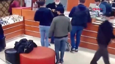 Yarım milyonluk altın hırsızlığı kamerada!