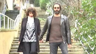 Ünlü çift ilk kez el ele görüntülendi