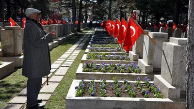 Erdoğan'ın memleketinde skandal! Şehit mezarı için para istediler