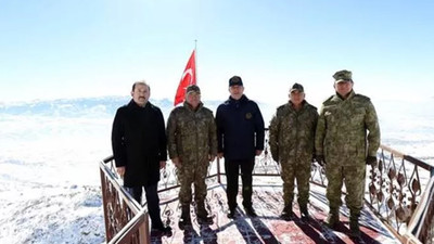 Bakan Akar ve komutanlar Irak sınır hattında