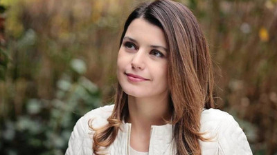 Beren Saat'ten Erdoğan'lı Sezan Aksu paylaşımı: ''İnanmak istemiyorum''