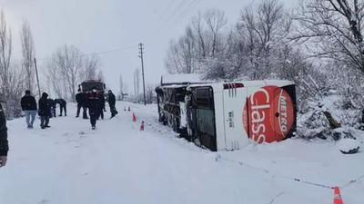 Çorum'da yolcu otobüsü devrildi: Çok sayıda yaralı var