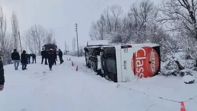 Çorum'da yolcu otobüsü devrildi: Çok sayıda yaralı var