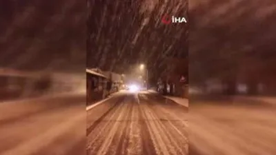 Kar yağışı İstanbul'a geri döndü !