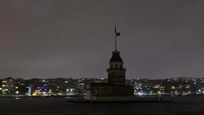Elektrik zamları Kız Kulesi'nin de ışıklarını söndürdü