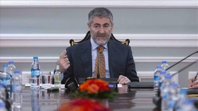 Bakan Nebati şimdi de Fransa'ya gidiyor