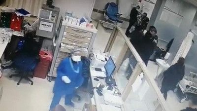 Hastanede dehşet! 5 sağlık çalışanını darp edildi