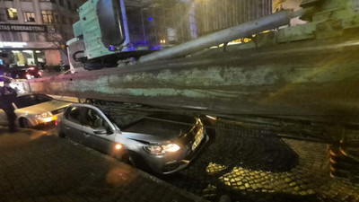 İstanbul'da korkunç kaza! Kağıt gibi ezdi