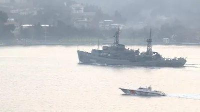 Rus savaş gemisi İstanbul Boğazı’ndan geçti