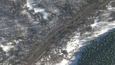 Ukrayna sınırındaki askeri hareketlilik uydu görüntülerine yansıdı