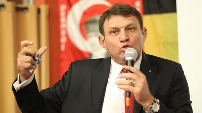 Emekli Tuğamiral Türker Ertürk: ''Ben de tarafsız değilim''