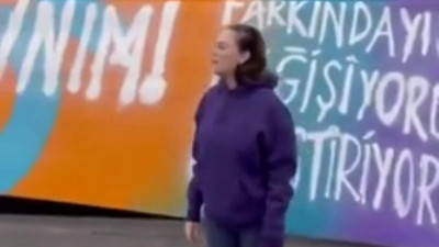 Demet Evgar’dan tek kişilik ''öldürülmek istemiyorum'' protestosu