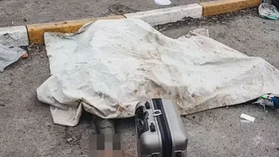 Dünya bu kareyi konuşuyor: Çocuklarıyla beraber kaçmaya çalışırken hayatını kaybetti