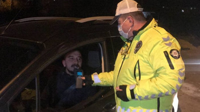 Alkol kontrolü için durduruldu: Yaptığıyla polisleri şaşkına çevirdi