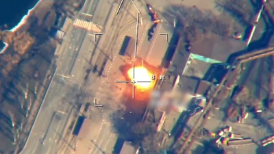 Rus SİHA'sı, Ukrayna'nın askeri araçlarını imha etti