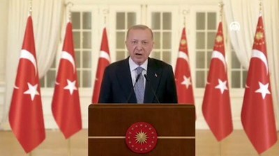 ''Suriyelileri göndermeyeceğiz'' çıkışı eleştirilen Erdoğan'dan dünyaya ''mülteci'' mesajı