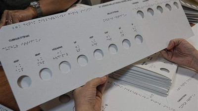 AK Parti görme engelli seçmenler için harekete geçti
