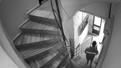 Apartmandaki pis kokunun sebebini kamera kayıtları ortaya çıkarttı