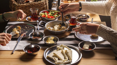 İftar ve sahurda ne yemeli, ne yememeli? Uzmanı tek tek açıkladı
